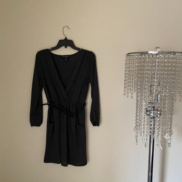 Delicious Los Angeles Long Sleeved Grey Dress with Elastic Waist & Pockets - Picture 12 of 12